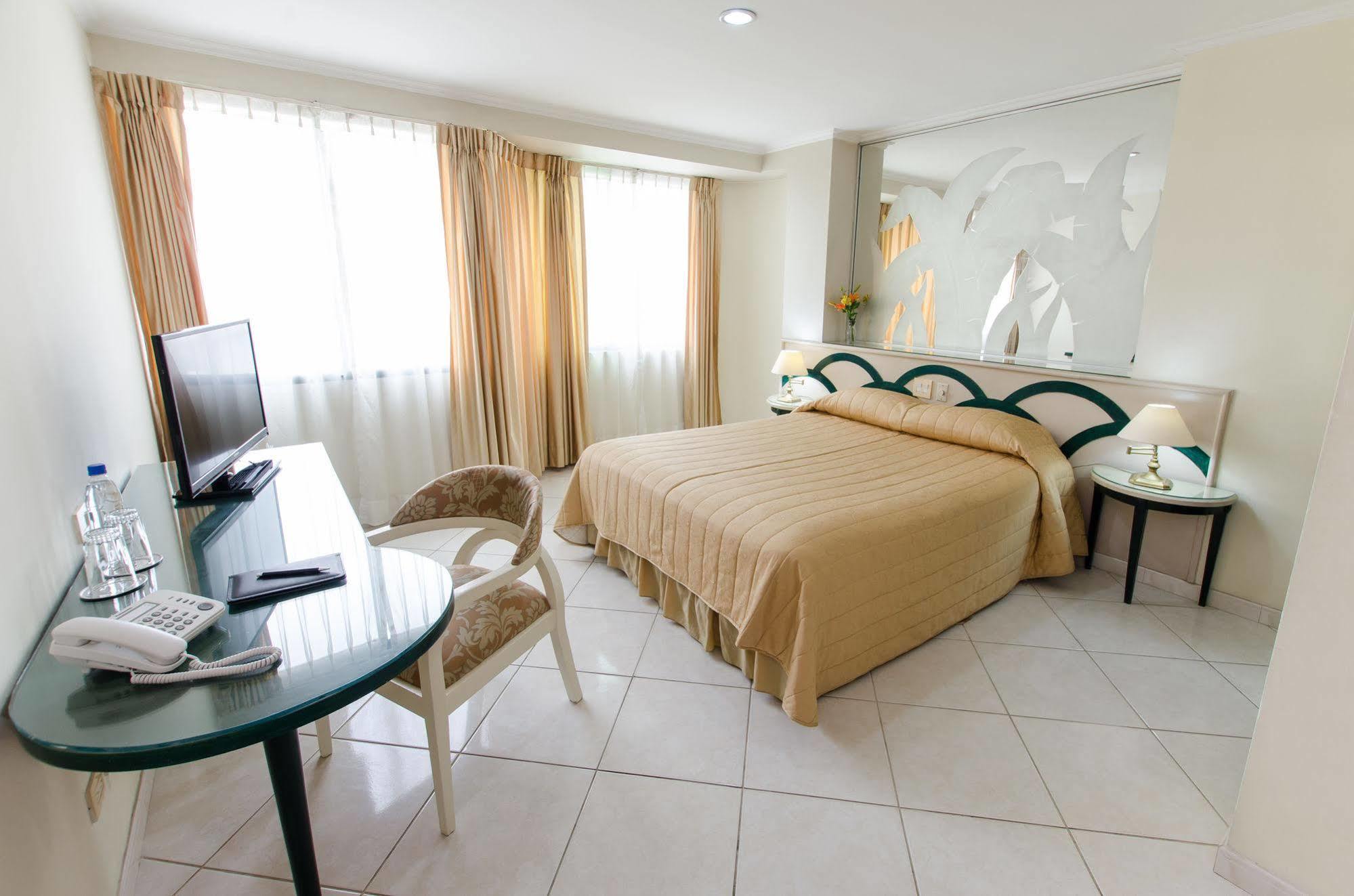 Apart Hotel Kennedy Guayaquil Eksteriør billede