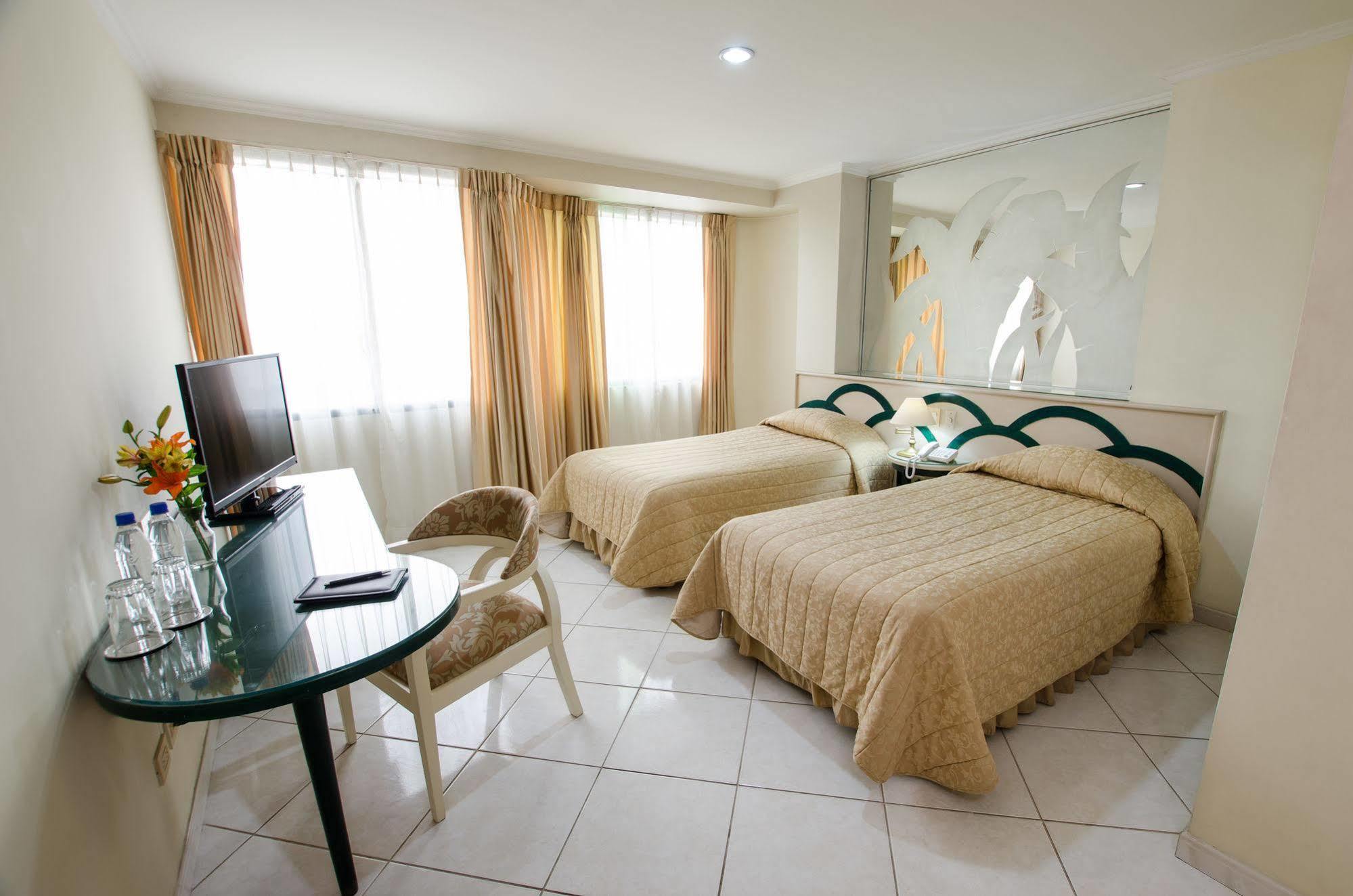 Apart Hotel Kennedy Guayaquil Eksteriør billede